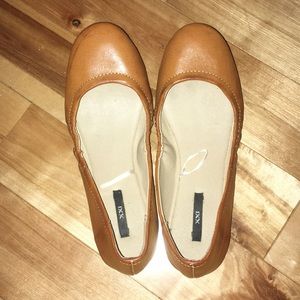 Comfortable brown flats